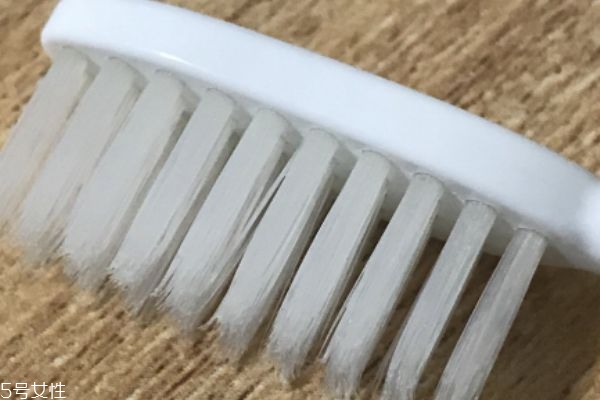 惠百施和獅王哪個(gè)好 惠百施性?xún)r(jià)比較高