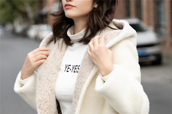 白貂皮大衣發(fā)黃怎么辦 送去專業(yè)清洗店 白貂皮大衣發(fā)黃怎么辦 送去專業(yè)清洗店