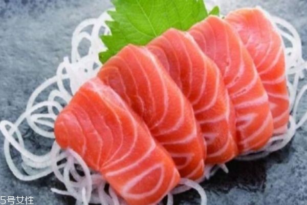 三文魚怎么切 三文魚的營養(yǎng)價值 三文魚怎么切 三文魚的營養(yǎng)價值