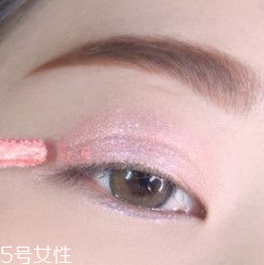 液體眼影怎么用 液體眼影的使用教程 液體眼影怎么用 液體眼影的使用教程