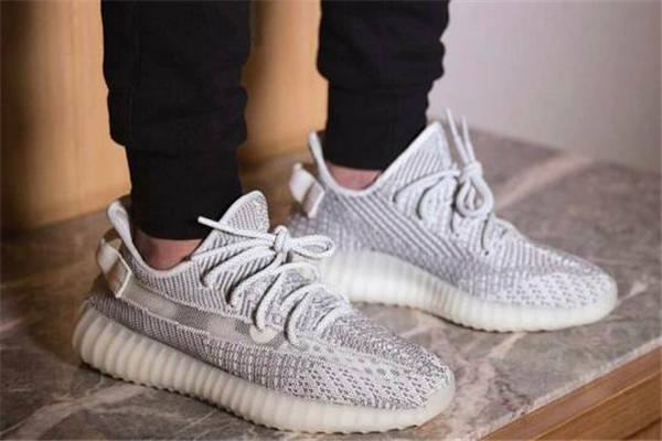 yeezy 350 static上腳圖 效果很特別 yeezy 350 static上腳圖 效果很特別