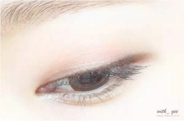 腫眼泡如何畫眼妝圖解 腫眼泡如何畫眼妝 腫眼泡如何畫眼妝圖解 腫眼泡如何畫眼妝