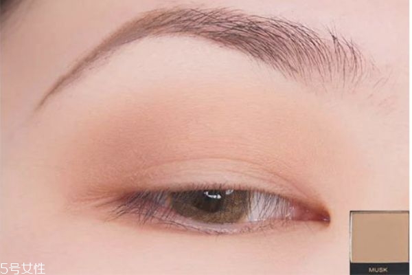咖色系眼妝怎么畫 咖啡色細閃眼影怎么畫