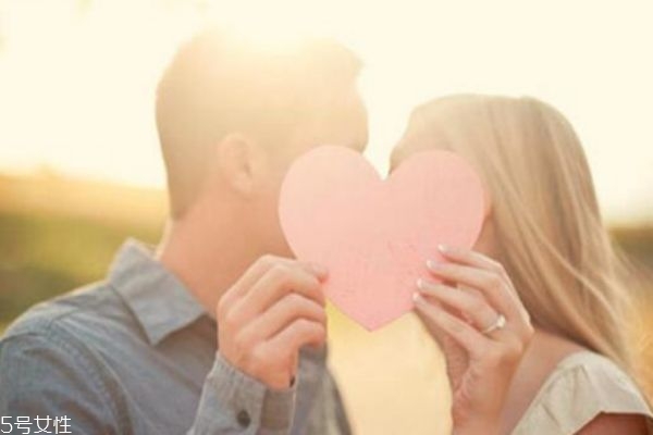 怎么看兩個(gè)人合不合適 包容對(duì)方的脾氣 怎么看兩個(gè)人合不合適 包容對(duì)方的脾氣