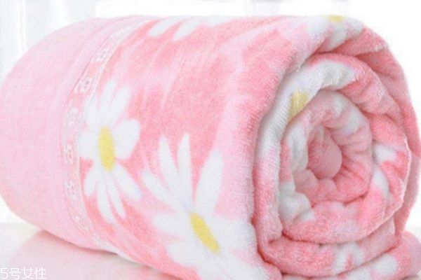 毛巾被發(fā)黃了怎么恢復 日常清潔毛巾被方法 毛巾被發(fā)黃了怎么恢復 日常清潔毛巾被方法