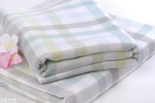 毛巾被發(fā)黃了怎么恢復 日常清潔毛巾被方法 毛巾被發(fā)黃了怎么恢復 日常清潔毛巾被方法