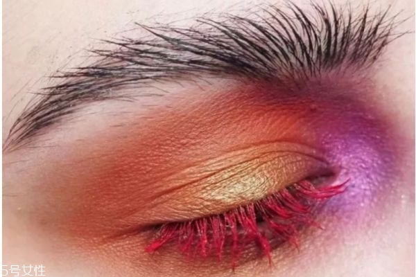 圣誕節(jié)怎么化妝 圣誕約會(huì)妝容教程 圣誕節(jié)怎么化妝 圣誕約會(huì)妝容教程