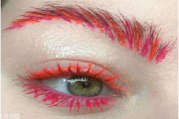 圣誕節(jié)怎么化妝 圣誕約會(huì)妝容教程 圣誕節(jié)怎么化妝 圣誕約會(huì)妝容教程