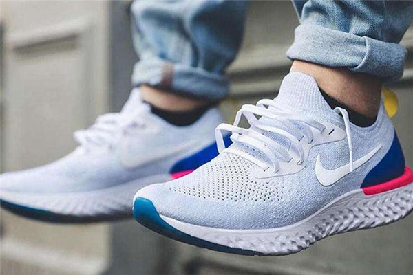 跑鞋會越穿越大嗎 會變松一點(diǎn) 跑鞋會越穿越大嗎 會變松一點(diǎn)