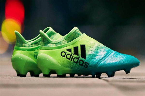 足球鞋高幫好還是低幫好 看個人運動習慣 足球鞋高幫好還是低幫好 看個人運動習慣