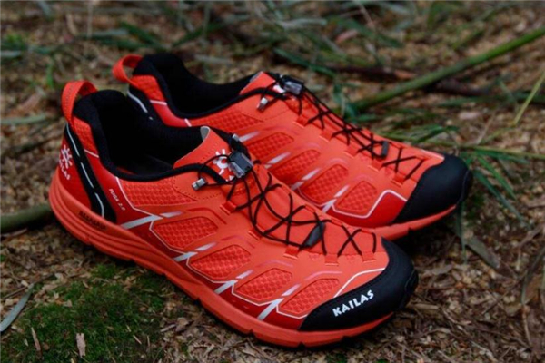 越野跑鞋哪個(gè)牌子好 選擇這幾個(gè)品牌