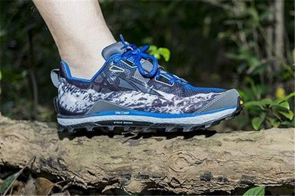 越野跑鞋和登山鞋區(qū)別 保護性不同 越野跑鞋和登山鞋區(qū)別 保護性不同