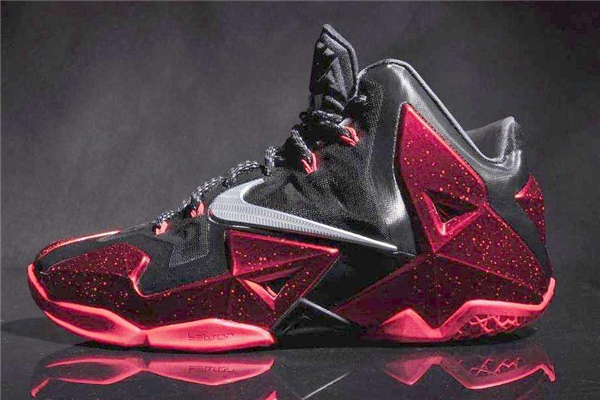 籃球鞋為什么會響 鞋底摩擦的原因 籃球鞋為什么會響 鞋底摩擦的原因