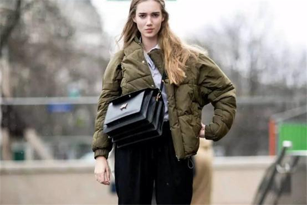 小個(gè)子怎么挑選羽絨服 版型顏色都很重要 小個(gè)子怎么挑選羽絨服 版型顏色都很重要