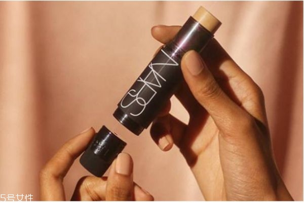 粉底棒有哪些 粉底棒和遮瑕棒的區(qū)別 粉底棒有哪些 粉底棒和遮瑕棒的區(qū)別