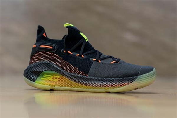 ua curry 6庫(kù)里6代戰(zhàn)靴測(cè)評(píng) 一起感受全掌緩震