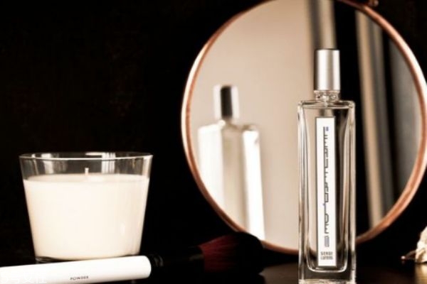 秋冬季香水推薦 擁有雪一樣味道的香水 秋冬季香水推薦 擁有雪一樣味道的香水