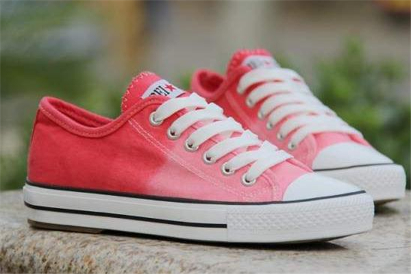 為什么帆布鞋容易臭 出汗不透氣導(dǎo)致 為什么帆布鞋容易臭 出汗不透氣導(dǎo)致