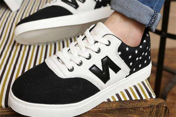 板鞋鞋帶怎么系好看 一起來學(xué)學(xué) 板鞋鞋帶怎么系好看 一起來學(xué)學(xué)