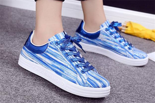 板鞋和運動鞋的區(qū)別 這幾點要記住 板鞋和運動鞋的區(qū)別 這幾點要記住