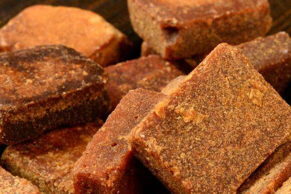 紅糖真假怎么分辨 這些細(xì)節(jié)不會(huì)說(shuō)謊