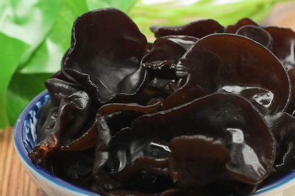 木耳怎么泡發(fā)的快 搖晃3分鐘能完全泡開