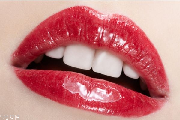 嘴唇干燥怎么辦 護(hù)唇小貼士 嘴唇干燥怎么辦 護(hù)唇小貼士
