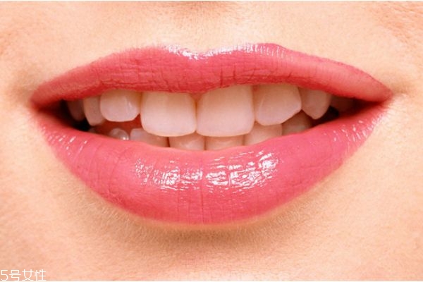 嘴唇干燥怎么辦 護(hù)唇小貼士 嘴唇干燥怎么辦 護(hù)唇小貼士