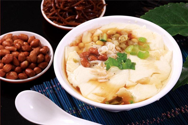 豆腐花有幾種吃法 咸甜辣味皆有 豆腐花有幾種吃法 咸甜辣味皆有