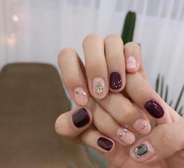 紅色系跳色美甲圖片 顯手白紅色系跳色美甲 紅色系跳色美甲圖片 顯手白紅色系跳色美甲