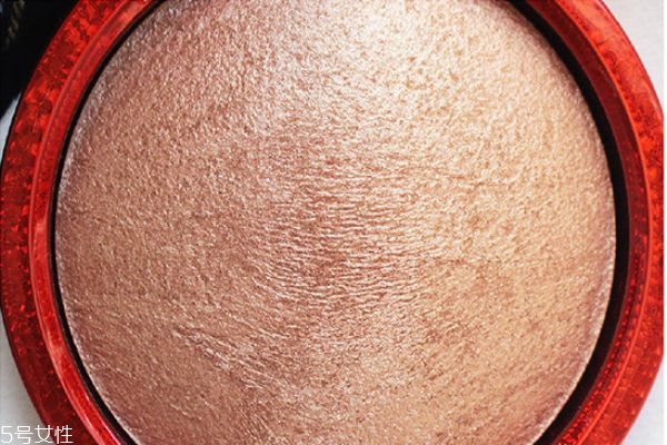 mac高光粉餅限量聯(lián)名是什么顏色 mac patrick starr聯(lián)名