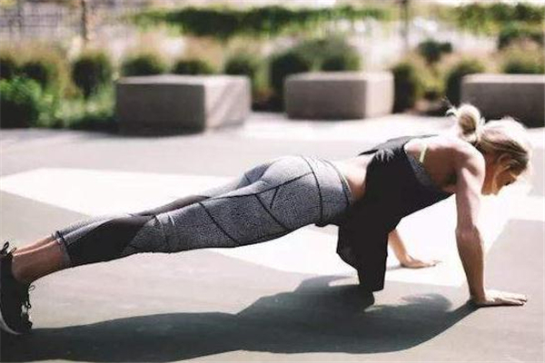 波比跳和跳繩哪個減肥好 可以結合起來