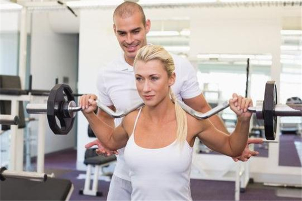 女生一般用多重的杠鈴 看個(gè)人身體情況 女生一般用多重的杠鈴 看個(gè)人身體情況