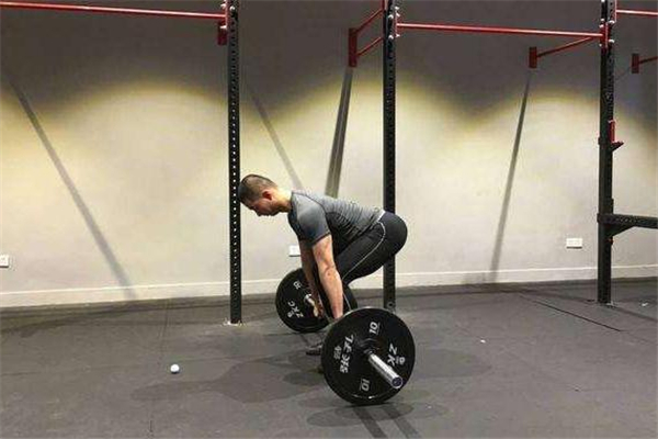 杠鈴深蹲多少重量合適 看個(gè)人訓(xùn)練計(jì)劃 杠鈴深蹲多少重量合適 看個(gè)人訓(xùn)練計(jì)劃