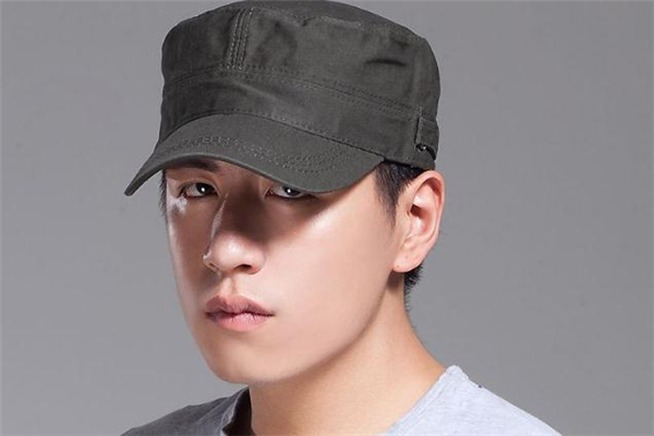 平頂帽和棒球帽的區(qū)別 頂部設計不同