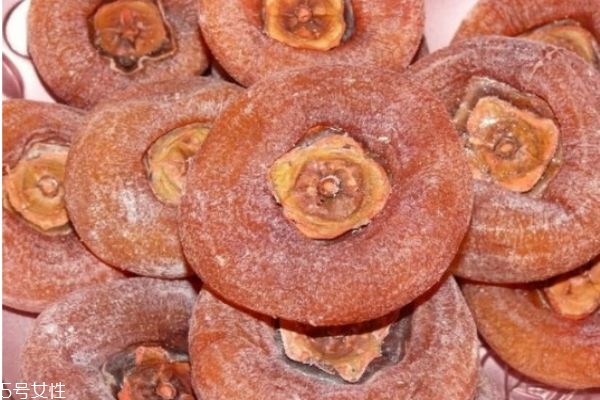 柿餅上的白霜是怎么來的 柿餅食用小貼士