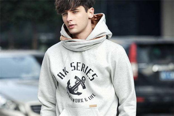 衛(wèi)衣和長袖t恤的區(qū)別 厚度不同 衛(wèi)衣和長袖t恤的區(qū)別 厚度不同