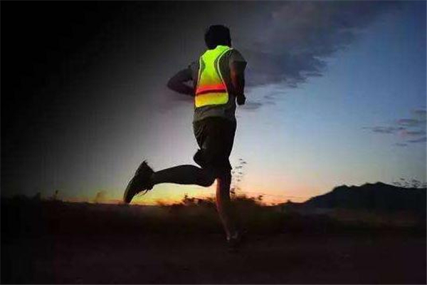晚上運動的最佳時間 這段時間效果最好