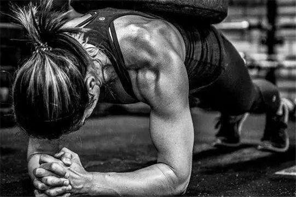 晚上適合做什么運動 有氧運動更好 晚上適合做什么運動 有氧運動更好