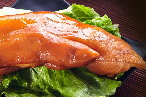 豬蹄為什么下奶 因?yàn)槌煞痔厥? alt=