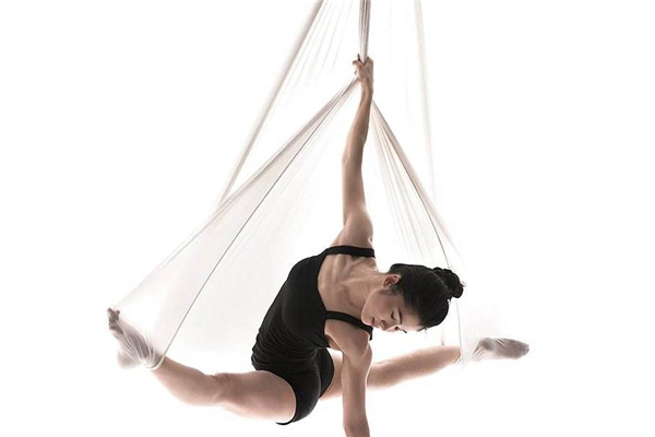 經(jīng)期可以練空中瑜伽嗎 不太建議 經(jīng)期可以練空中瑜伽嗎 不太建議