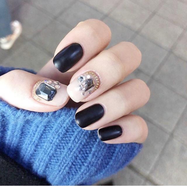 黑色磨砂美甲圖片2019 新款簡約黑色美甲款式 黑色磨砂美甲圖片2019 新款簡約黑色美甲款式