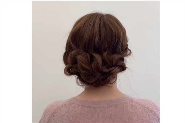 懶人編發(fā)教程圖解 2019必學(xué)4款懶人編發(fā) 懶人編發(fā)教程圖解 2019必學(xué)4款懶人編發(fā)