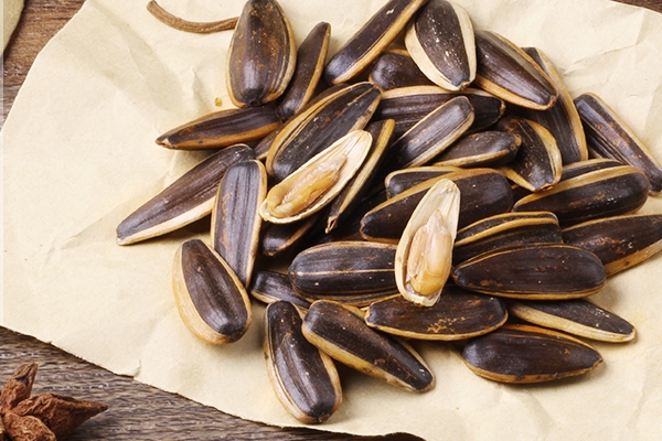 葵花籽為什么傷肝 因?yàn)檫@個(gè)成分 葵花籽為什么傷肝 因?yàn)檫@個(gè)成分