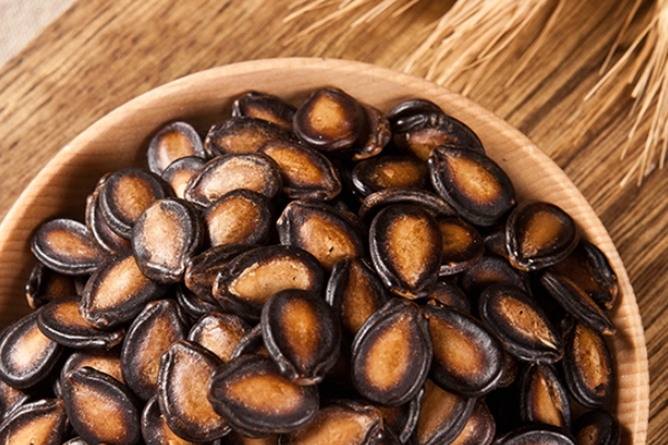 五香西瓜子怎么做 其實(shí)很簡單