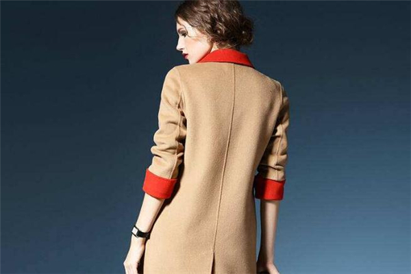 羊毛呢大衣可以水洗嗎 當(dāng)心會縮水 羊毛呢大衣可以水洗嗎 當(dāng)心會縮水