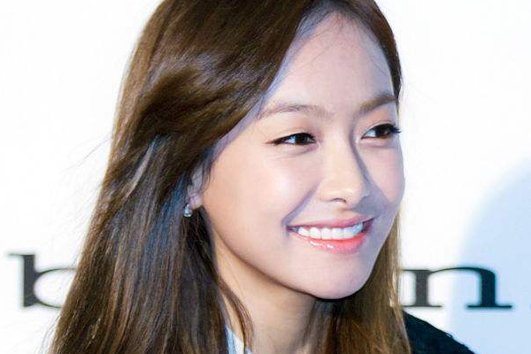 希臘美女的瘦臉?lè)椒?><p><strong>希臘美女的瘦臉?lè)椒?/strong></p></a></li> 	     </ul>
		</div>
	   <div   id=