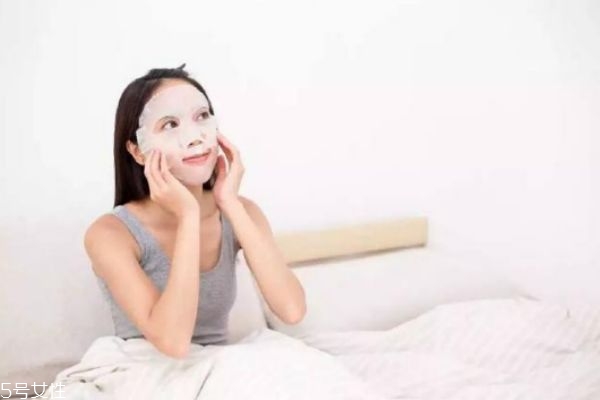 上妝前到底能不能敷面膜 妝前敷面膜好不好 上妝前到底能不能敷面膜 妝前敷面膜好不好