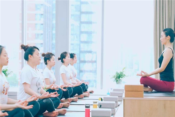 流瑜伽和哈他瑜伽的區(qū)別 有很多不同點(diǎn) 流瑜伽和哈他瑜伽的區(qū)別 有很多不同點(diǎn)