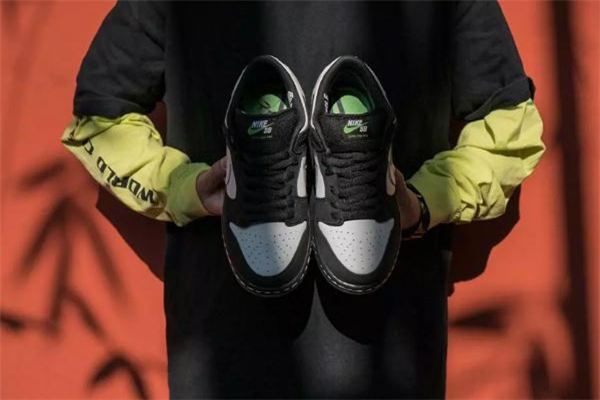 耐克dunk sb熊貓鴿子什么時(shí)候發(fā)售 本周末開搶 耐克dunk sb熊貓鴿子什么時(shí)候發(fā)售 本周末開搶